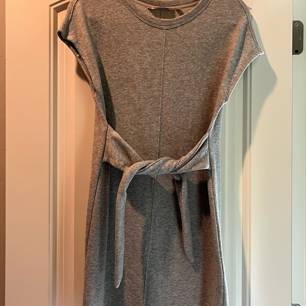 Athleta Heather Gray Knit Top